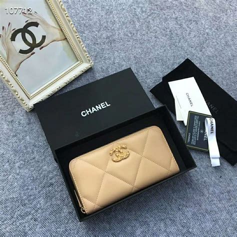 chanel purse and wallet|Chanel long zipped wallet.